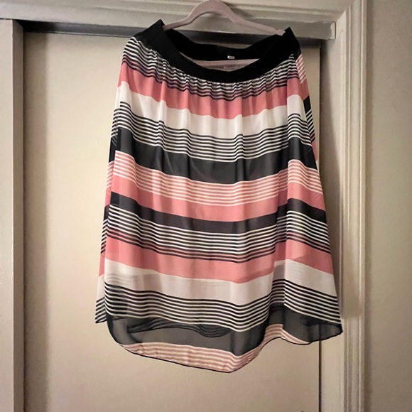 LuLaRoe Dresses & Skirts - Lularoe Lola Skirt